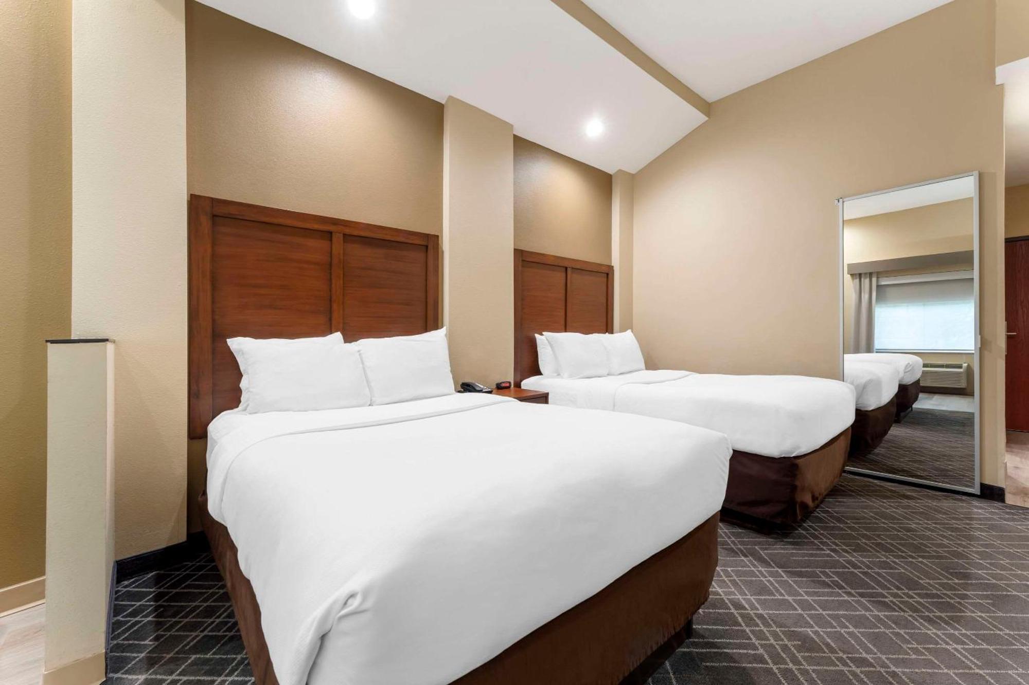 Comfort Suites Monaca Exterior photo